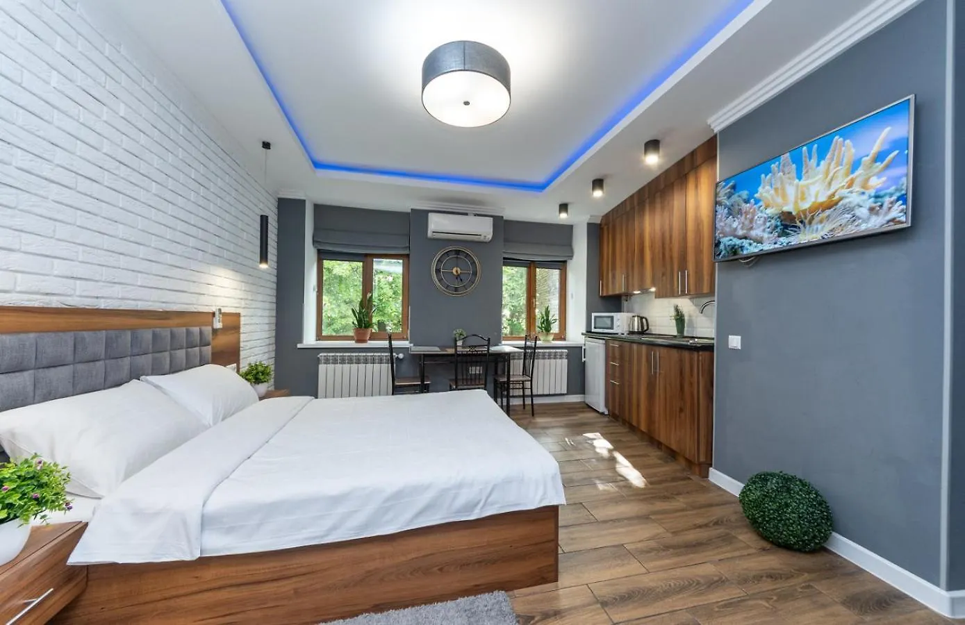 Vip Apartment Near Arena City Kyiv