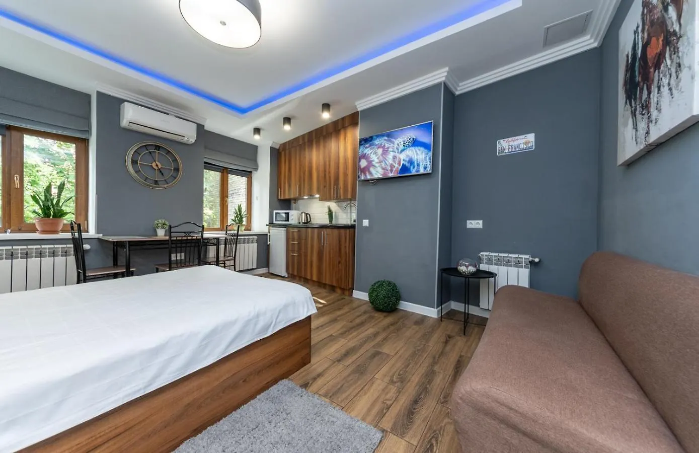 Vip Apartment Near Arena City Kyiv